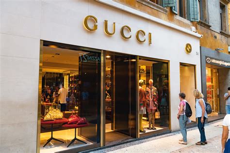 gucci acquisita da kering|kering gucci.